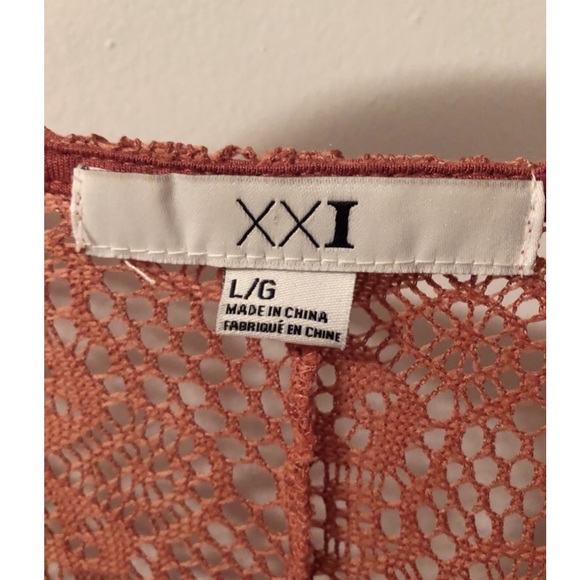 FOREVER 21 | Victorian Crochet Top - Picture 4 of 4